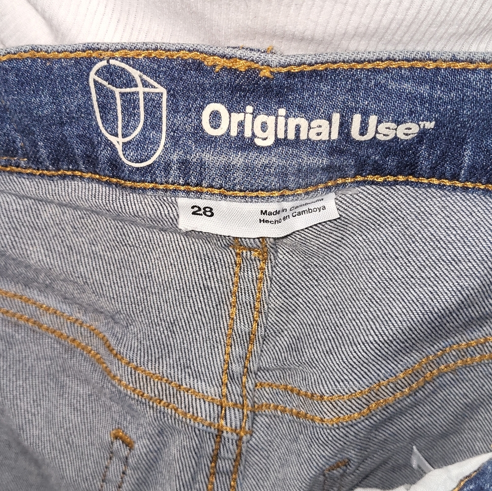 Distressed Jeans - Picture 4 of 4